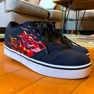 Flame Heelys - Size US 7